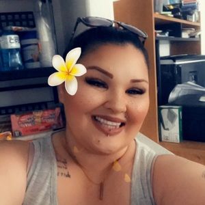 Meet your Posher, Monique